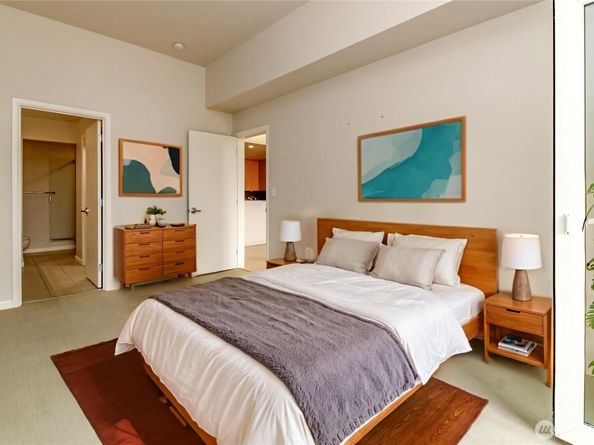 17 W Mercer Street 301, Seattle WA 98119