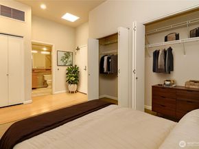 17 W Mercer Street 301, Seattle WA 98119