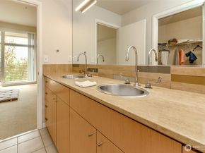 17 W Mercer Street 301, Seattle WA 98119