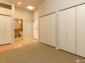 17 W Mercer Street 301, Seattle WA 98119