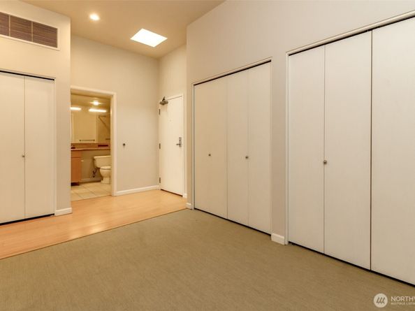 17 W Mercer Street 301, Seattle WA 98119