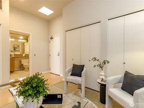 17 W Mercer Street 301, Seattle WA 98119