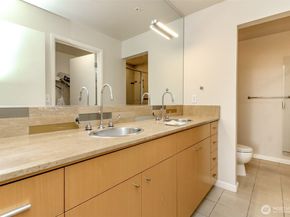 17 W Mercer Street 301, Seattle WA 98119