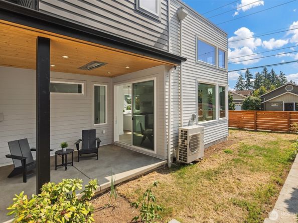 436 10th Avenue A, Kirkland WA 98033