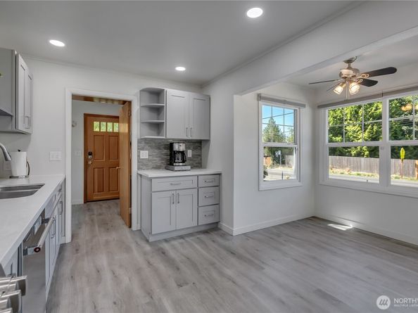 36526 28th Avenue S, Federal Way WA 98003