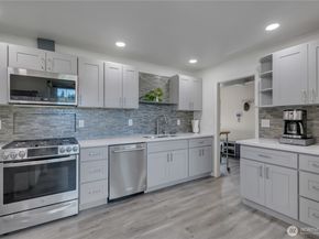36526 28th Avenue S, Federal Way WA 98003