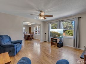 36526 28th Avenue S, Federal Way WA 98003