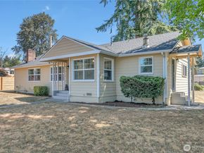 36526 28th Avenue S, Federal Way WA 98003