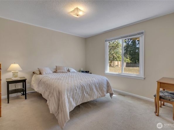36526 28th Avenue S, Federal Way WA 98003