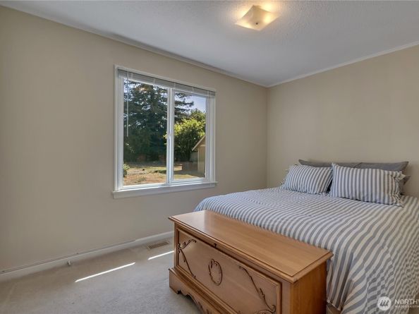 36526 28th Avenue S, Federal Way WA 98003