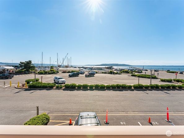 22222 Dock Avenue S 1c, Des Moines WA 98198