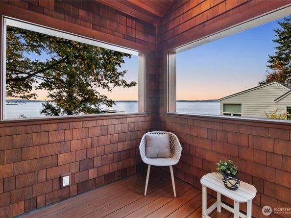 2563 Perkins Lane W, Seattle WA 98199