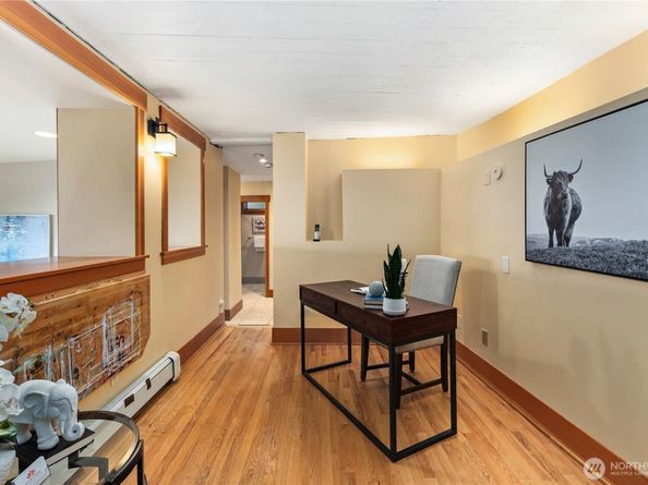 2563 Perkins Lane W, Seattle WA 98199