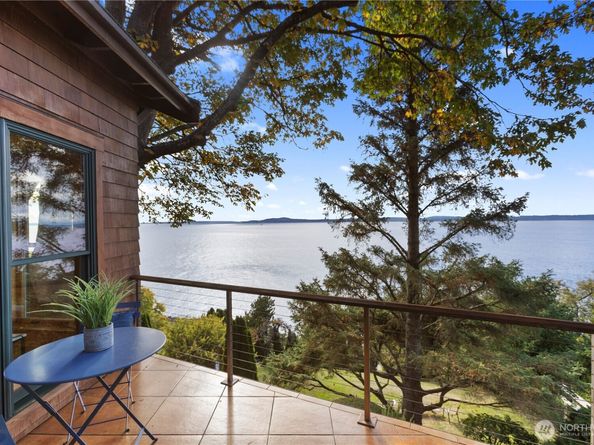 2563 Perkins Lane W, Seattle WA 98199