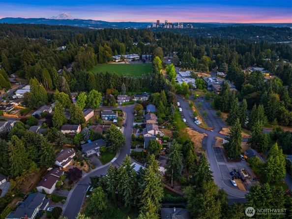 5837 112th Place NE, Kirkland WA 98033