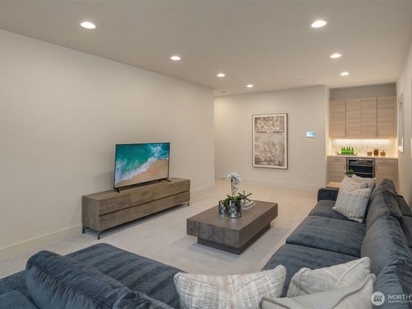 5837 112th Place NE, Kirkland WA 98033
