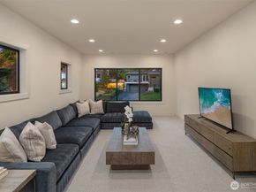 5837 112th Place NE, Kirkland WA 98033