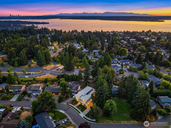 5837 112th Place NE, Kirkland WA 98033