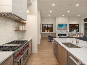 5837 112th Place NE, Kirkland WA 98033