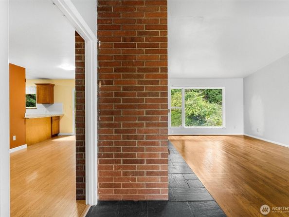19040 103rd Avenue NE, Bothell WA 98011