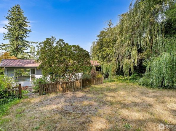 19040 103rd Avenue NE, Bothell WA 98011