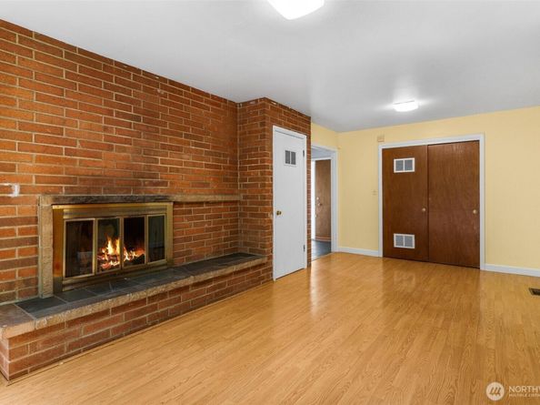 19040 103rd Avenue NE, Bothell WA 98011