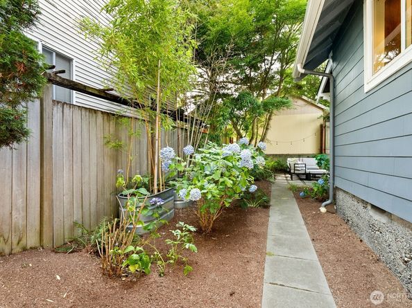 4333 Evanston Avenue N, Seattle WA 98103
