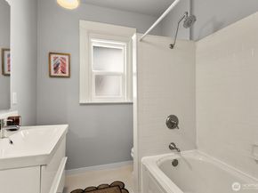 4333 Evanston Avenue N, Seattle WA 98103