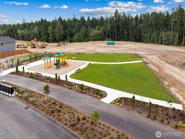 3931 McCormick Village Drive, Bremerton WA 98312