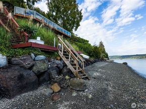 3737 Bahia Vista Drive NE, Bremerton WA 98310