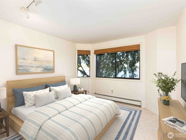 3737 Bahia Vista Drive NE, Bremerton WA 98310