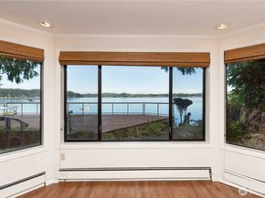 3737 Bahia Vista Drive NE, Bremerton WA 98310