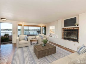 3737 Bahia Vista Drive NE, Bremerton WA 98310