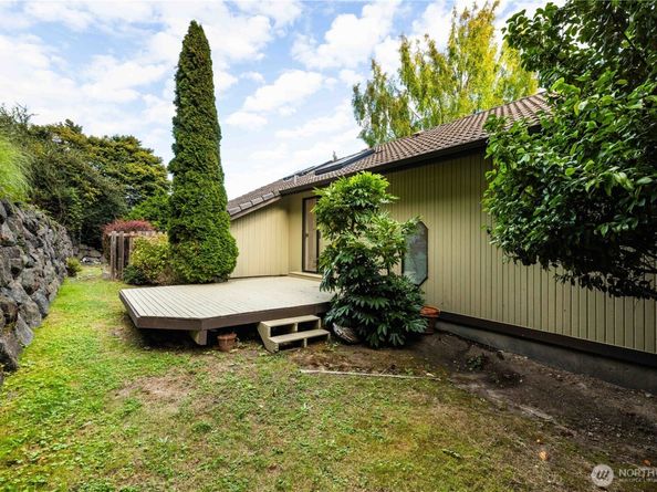3737 Bahia Vista Drive NE, Bremerton WA 98310