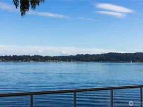 3737 Bahia Vista Drive NE, Bremerton WA 98310
