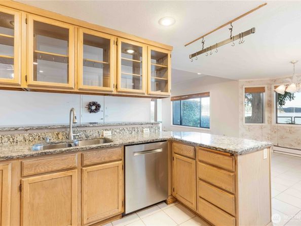 3737 Bahia Vista Drive NE, Bremerton WA 98310