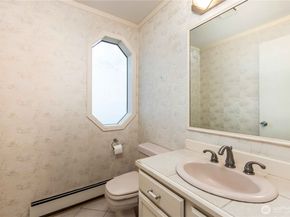 3737 Bahia Vista Drive NE, Bremerton WA 98310