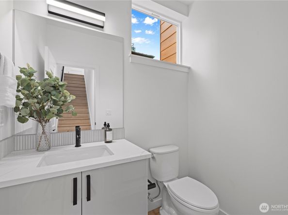 1704 A N 47th Street, Seattle WA 98103