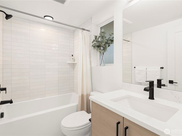 1704 A N 47th Street, Seattle WA 98103