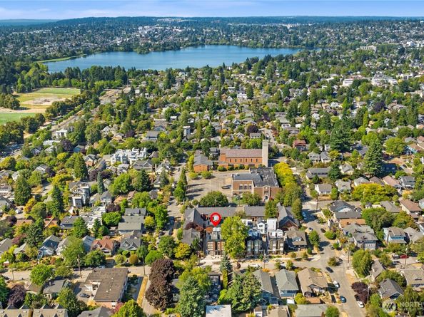 1704 A N 47th Street, Seattle WA 98103