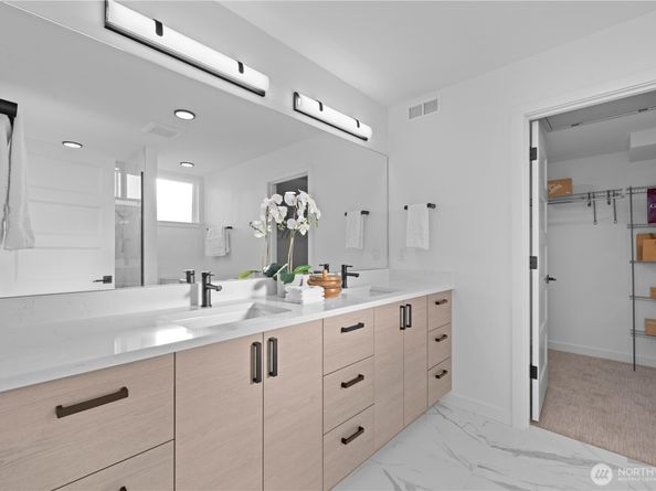 1704 A N 47th Street, Seattle WA 98103