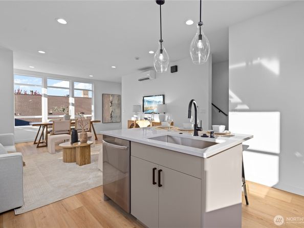 1704 A N 47th Street, Seattle WA 98103