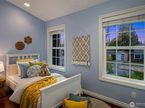 7557 44th Avenue NE, Seattle WA 98115