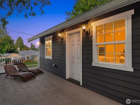 7557 44th Avenue NE, Seattle WA 98115