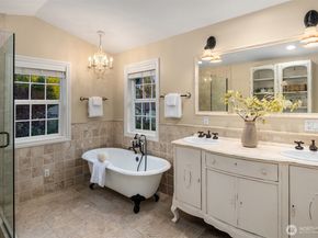 7557 44th Avenue NE, Seattle WA 98115
