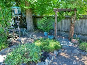 1752 162nd Avenue NE, Bellevue WA 98008