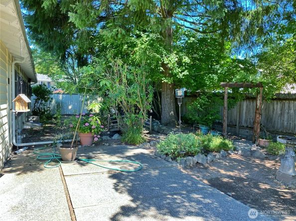 1752 162nd Avenue NE, Bellevue WA 98008