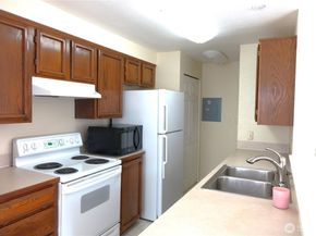 2902 13th Street 3A, Everett WA 98201