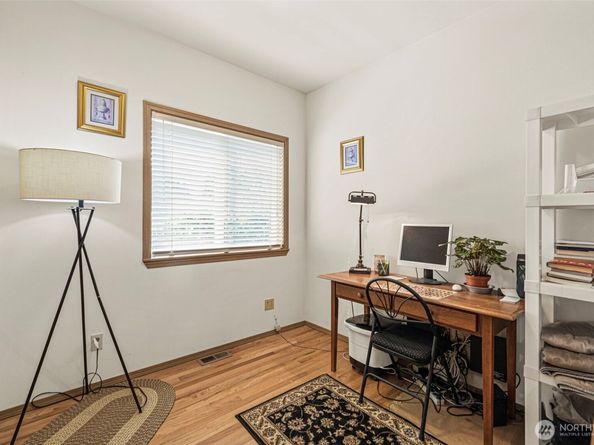 10821 Crestwood Drive S, Seattle WA 98178
