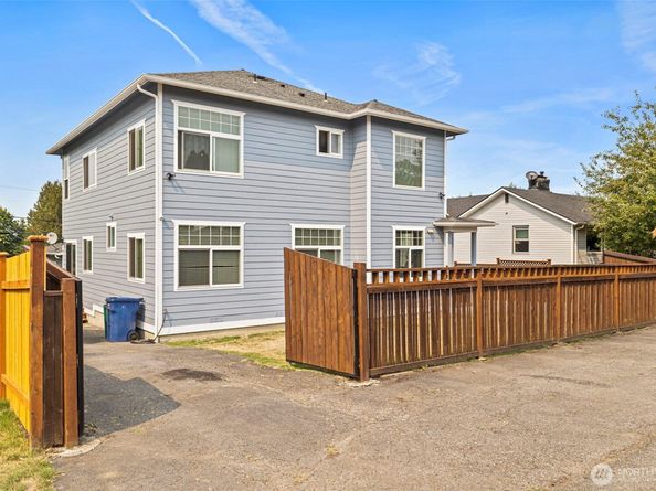 10821 Crestwood Drive S, Seattle WA 98178